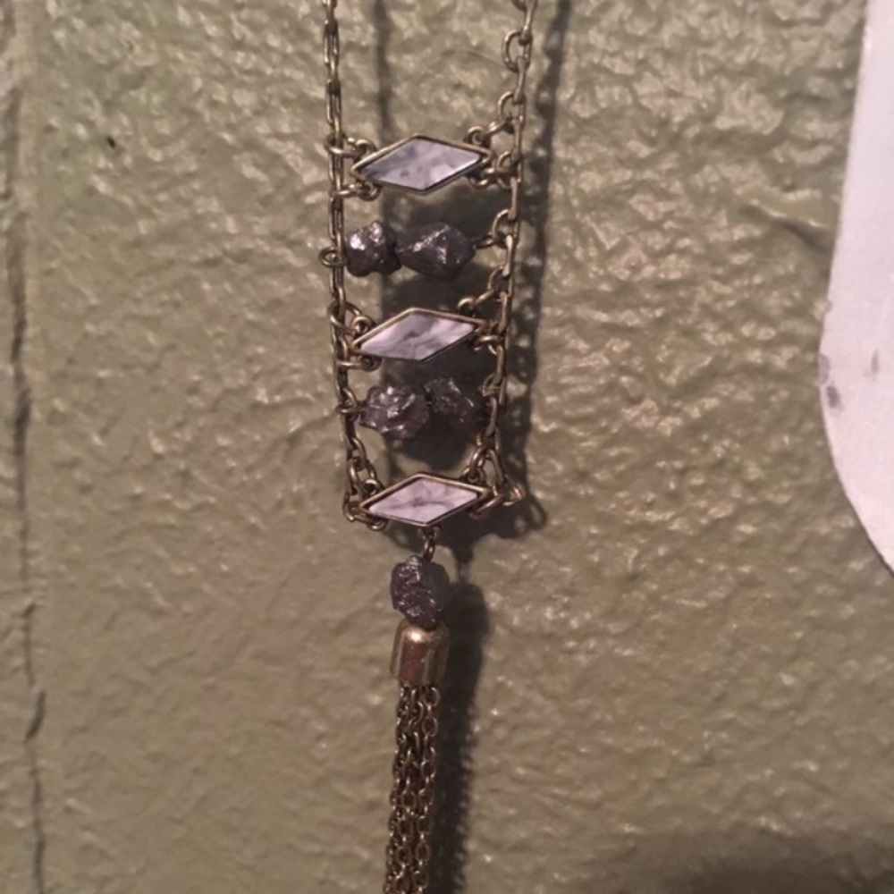 Long detailed necklace